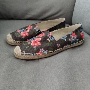 MICHAEL Michael Kors Kendrick Floral Espadrilles Size 8